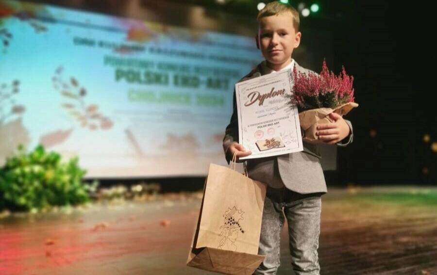 Zdjęcie do Michał Klunder w Powiatowym Konkursie Recytatorskim Eko-Art